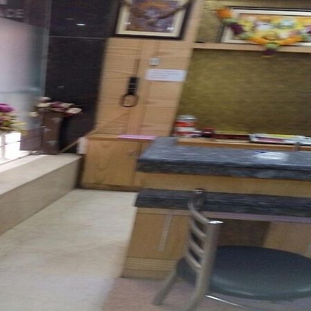 Hotel Parth Palace New Delhi Eksteriør bilde