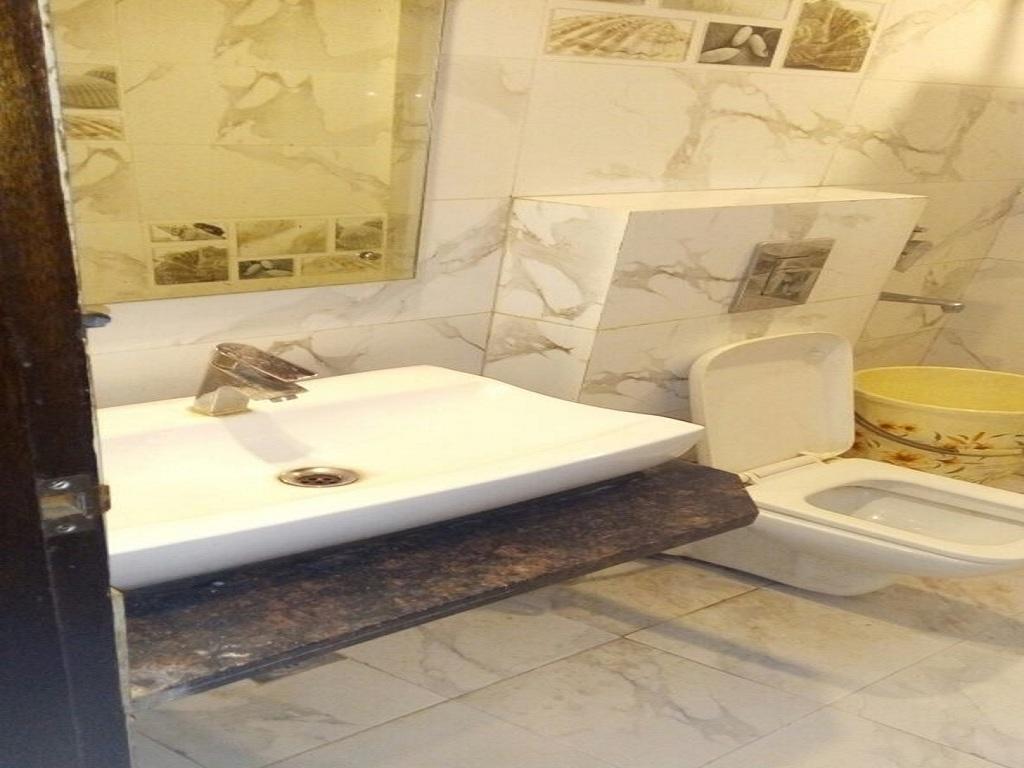 Hotel Parth Palace New Delhi Eksteriør bilde
