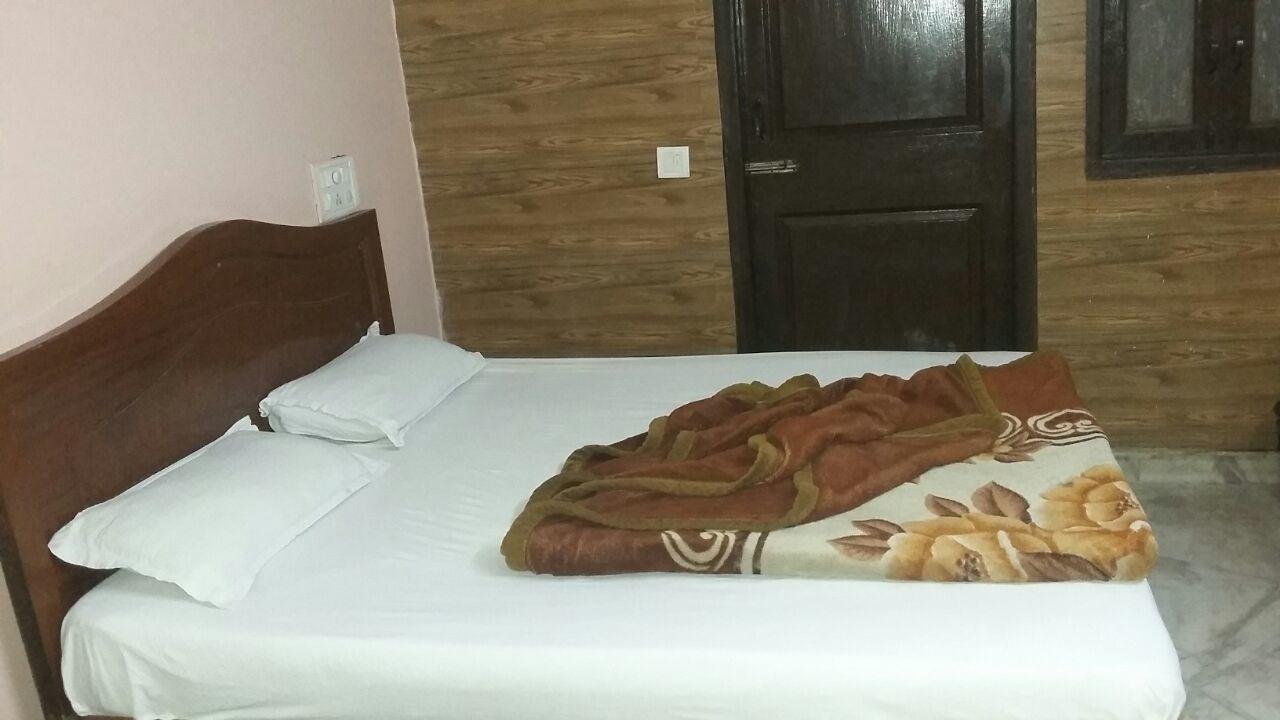 Hotel Parth Palace New Delhi Eksteriør bilde